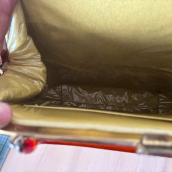 Beautiful XL Embroidered Vintage Purse with a Brass Frame - Picture 5 of 9